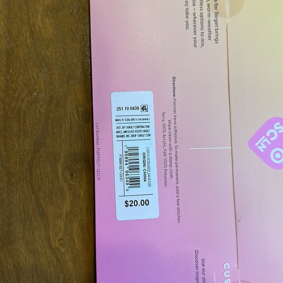 Stoney clover for target limited edition small make up case & 5 sticker patches - Picture 5 of 5